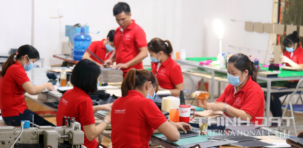 Sản phẩm da cao cấp Thịnh Đạt – dẫn đường phong cách chuyên nghiệp