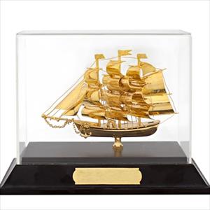 Thuyền buồm vàng 